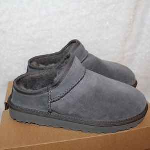 UGG Classic Slipper UGG Classic 1108193-GREY size 7 🖤